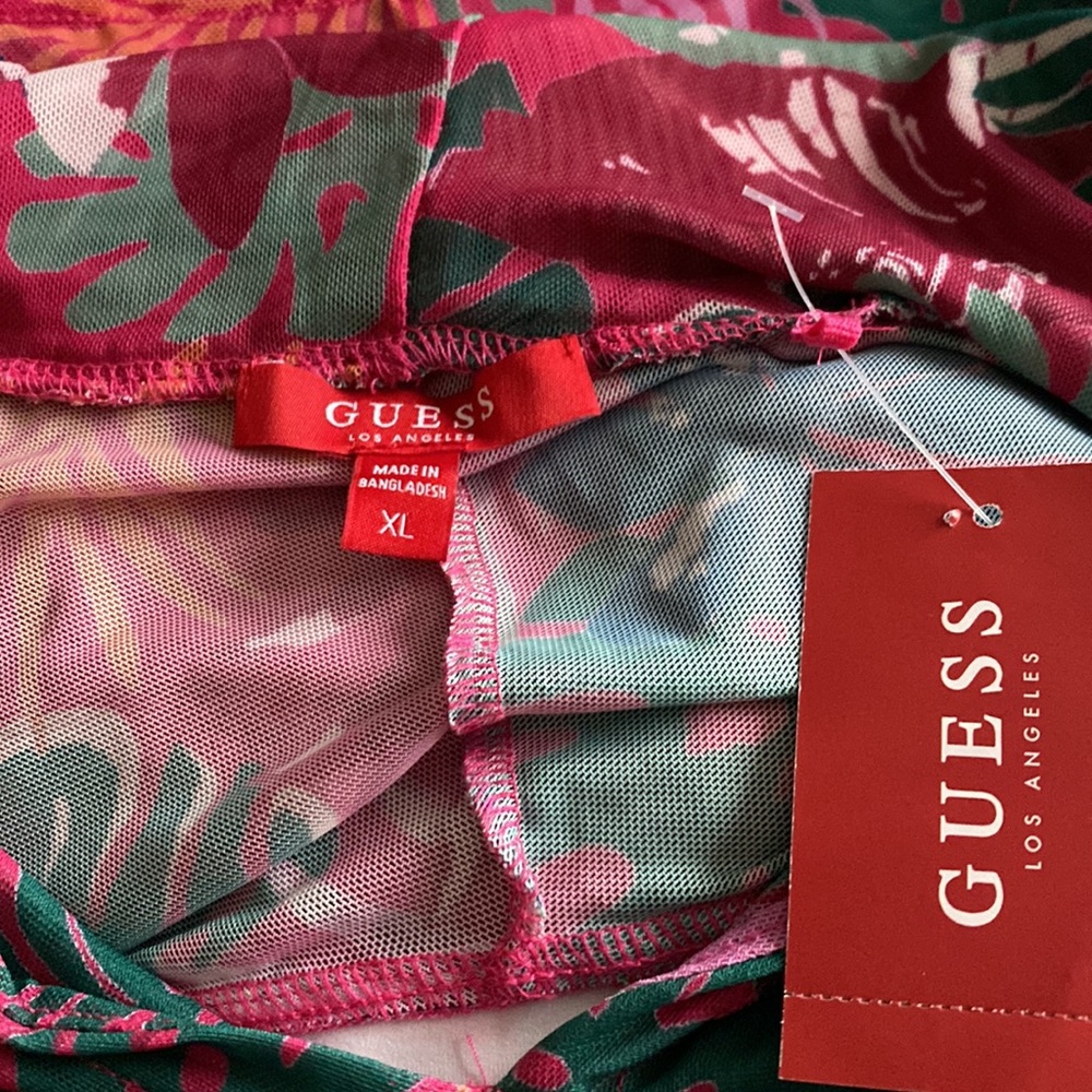 GUESS Sweatshirt - Picture 3 of 6
